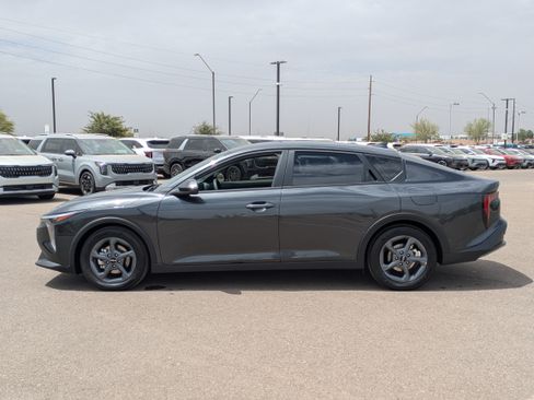 Certified 2025 Kia K4 FWD image 2