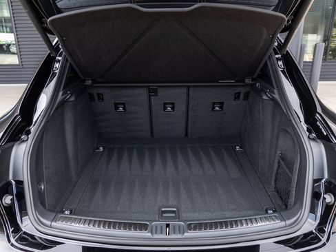 Certified 2026 Porsche Macan AWD/4WD image 37