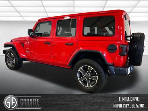 Used 2023 Jeep Wrangler Unlimited Sahara AWD/4WD image 4