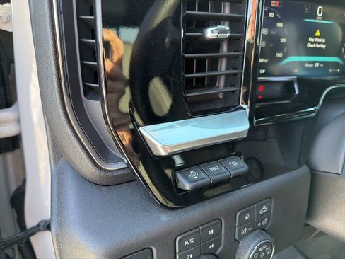 Used 2026 Chevrolet Silverado 1500 High Country w/ Technology Package image 19