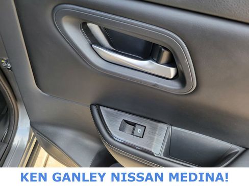 Certified 2025 Nissan Rogue SV image 47