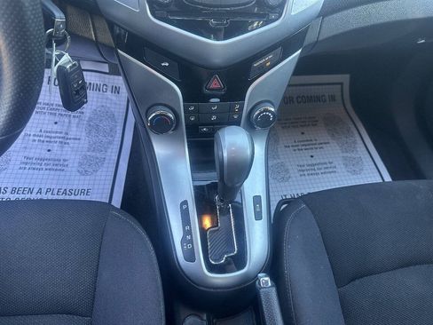 Used 2016 Chevrolet Cruze LT FWD image 14