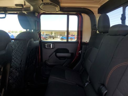 Used 2021 Jeep Gladiator Mojave w/ Cold Weather Group AWD/4WD image 30