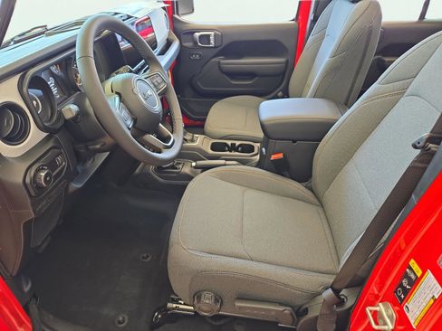 Used 2025 Jeep Wrangler Sport S image 17