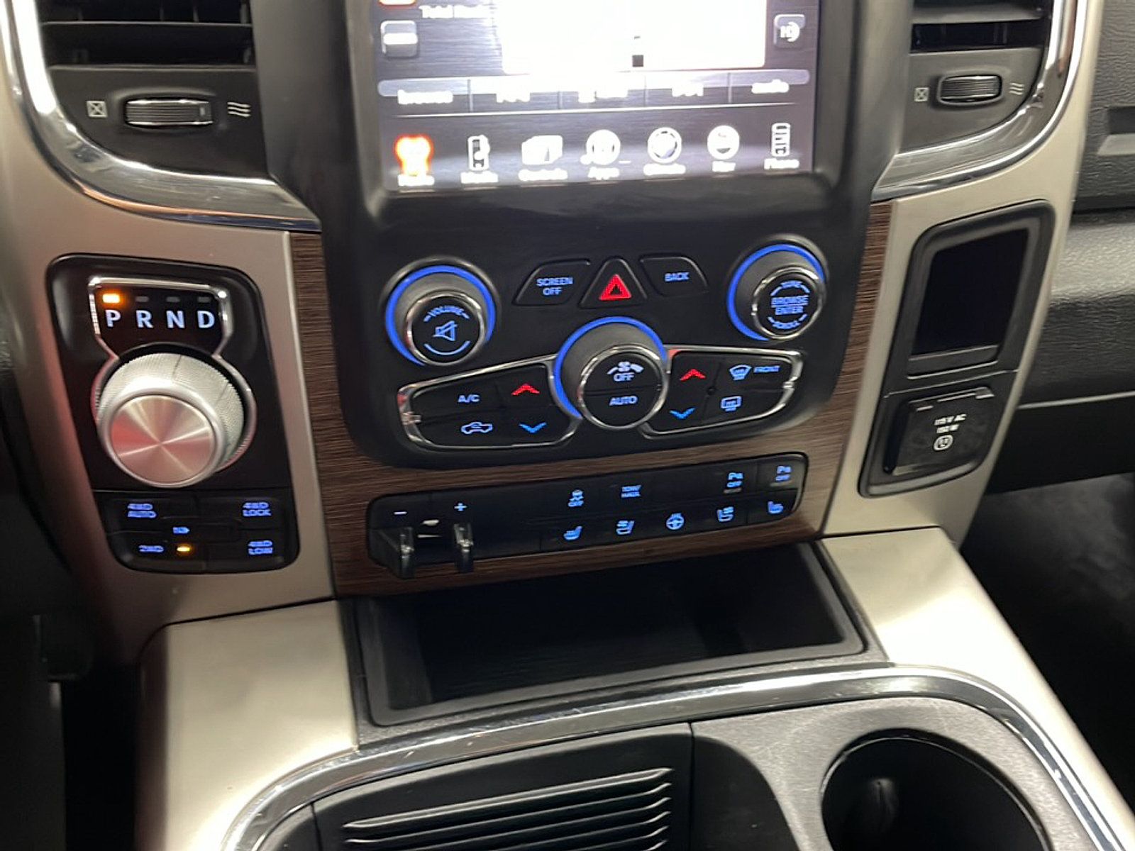 Used 2017 RAM 1500 Laramie w/ Convenience Group AWD/4WD image 11