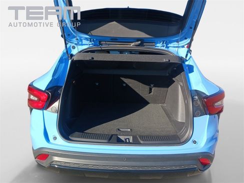 Used 2024 Chevrolet Trax RS w/ Sunroof Package image 13