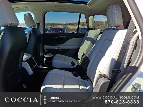 Certified 2025 Lincoln Aviator AWD image 10