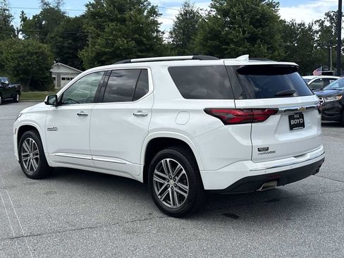 Used 2022 Chevrolet Traverse High Country FWD image 8