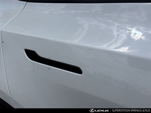 Used 2023 Tesla Model Y Performance AWD/4WD image 9
