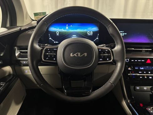 Used 2024 Kia Carnival SX Prestige FWD image 16