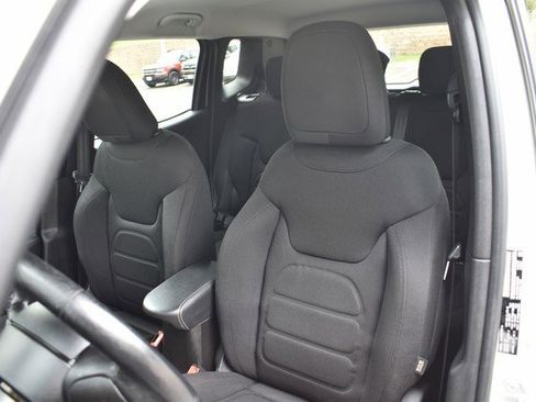 Used 2022 Jeep Renegade Latitude w/ Convenience Group image 17