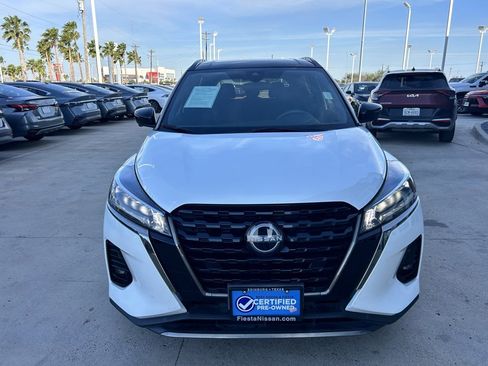 Certified 2022 Nissan Kicks SR image 2