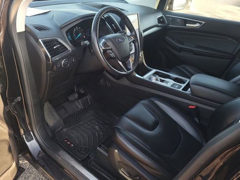Used 2022 Ford Edge Titanium image 25