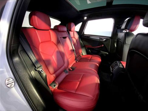 Certified 2023 Porsche Macan Turbo image 23