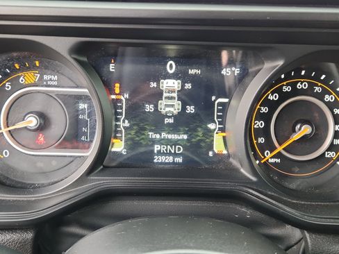 Used 2024 Jeep Wrangler Unlimited Rubicon w/ Convenience Group image 15