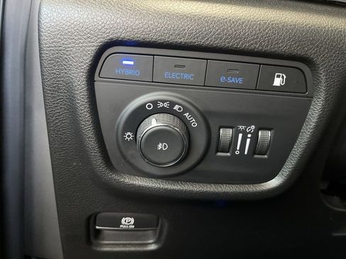 Used 2023 Jeep Grand Cherokee 4WD 4xe image 14