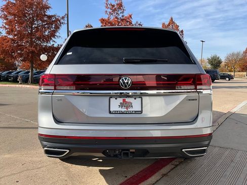 Used 2025 Volkswagen Atlas SE image 7