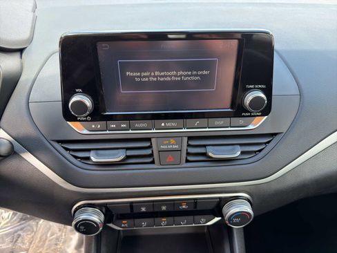 Used 2024 Nissan Altima 2.5 S FWD image 15