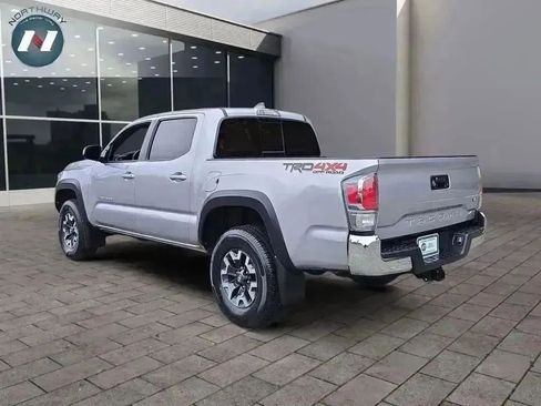 Used 2021 Toyota Tacoma TRD Off-Road image 3