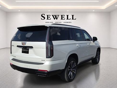 Used 2025 Cadillac Escalade Sport AWD/4WD image 4