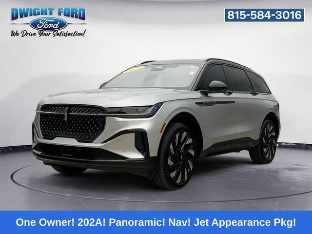 Used 2025 Lincoln Nautilus Reserve w/ Jet Appearance Package AWD/4WD image 1