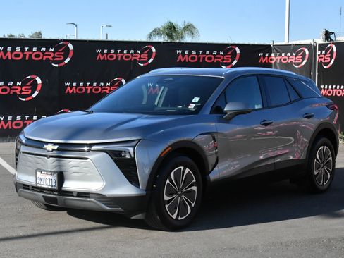 Used 2024 Chevrolet Blazer EV LT image 3