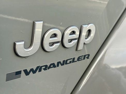 Used 2023 Jeep Wrangler Sahara image 16