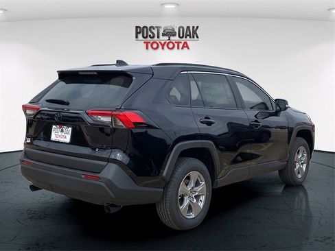 New 2025 Toyota RAV4 XLE image 7