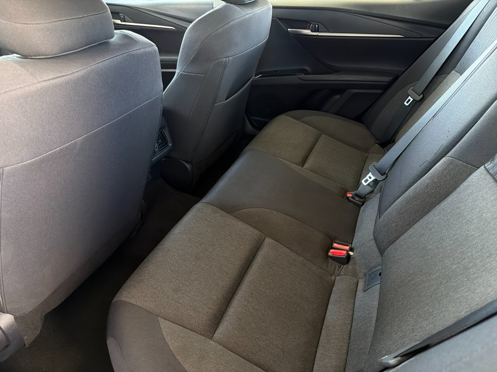Used 2025 Toyota Camry LE FWD image 11