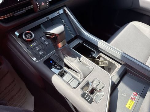 Used 2025 Lexus GX 550 w/ Accessory Package (32) AWD/4WD image 22