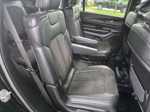 Used 2023 Jeep Grand Cherokee L Laredo AWD/4WD image 13