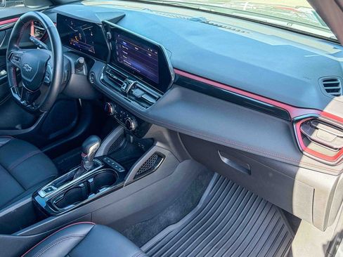 Used 2024 Chevrolet TrailBlazer RS w/ Driver Confidence Package FWD image 31