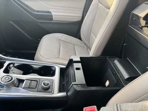 Used 2020 Ford Explorer Limited image 21