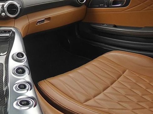 Used 2017 Mercedes-Benz AMG GT S image 27