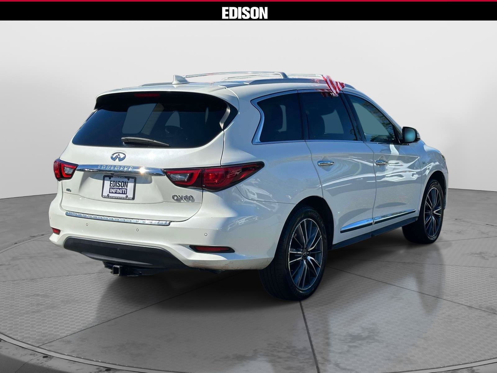 Used 2019 INFINITI QX60 Luxe w/ Sensory Package AWD/4WD image 4