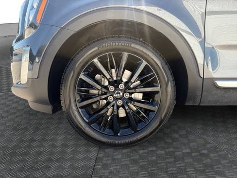 Used 2022 Kia Telluride SX w/ SX Prestige Package AWD/4WD image 15