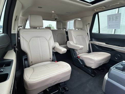 Used 2024 Ford Expedition Limited AWD/4WD image 28
