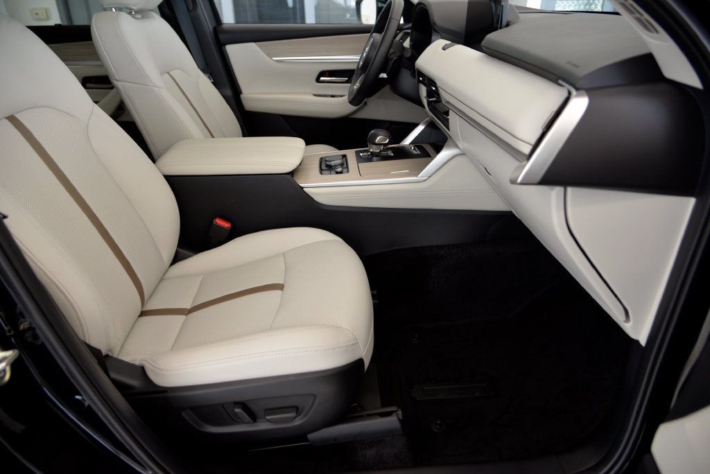 Certified 2026 MAZDA CX-90 Plug-In Hybrid w/ Premium Plus AWD/4WD image 31