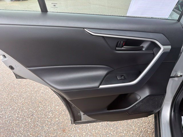 Used 2025 Toyota RAV4 LE AWD/4WD image 14