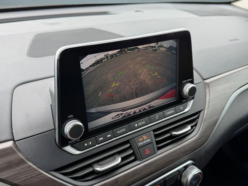 Used 2025 Nissan Altima 2.5 SV FWD image 28