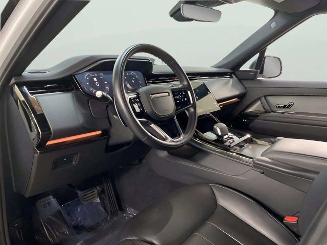 Used 2025 Land Rover Range Rover Sport SE AWD/4WD image 18