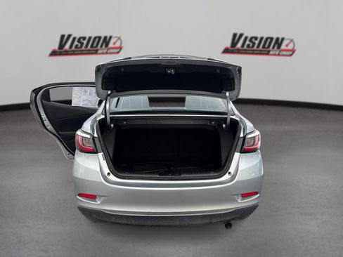 Used 2018 Toyota Yaris iA image 11