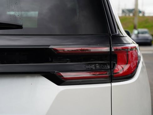 Used 2024 GMC Acadia Denali FWD image 15