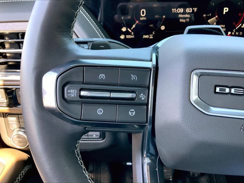 Used 2025 GMC Yukon Denali Ultimate AWD/4WD image 22