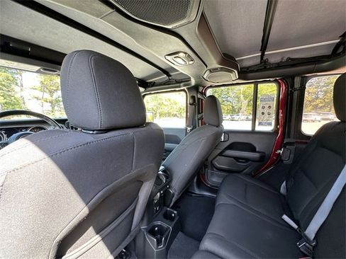 Used 2022 Jeep Wrangler Unlimited Sahara w/ Cold Weather Group image 24