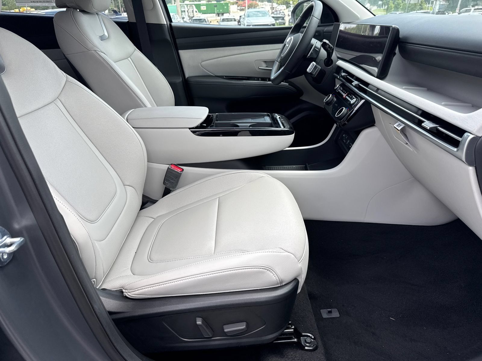 New 2026 Hyundai Tucson Limited FWD image 14