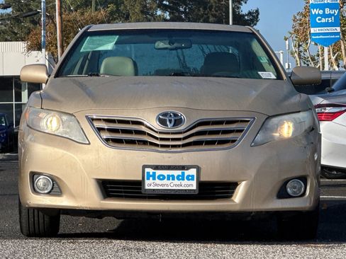 Used 2010 Toyota Camry XLE image 5