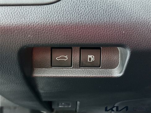 Used 2023 Toyota Crown AWD/4WD image 10