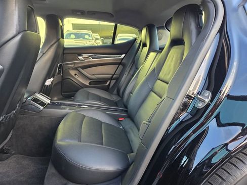 Used 2012 Porsche Panamera 4 image 8