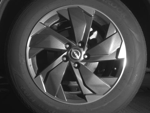 Used 2025 Nissan Rogue SV image 14